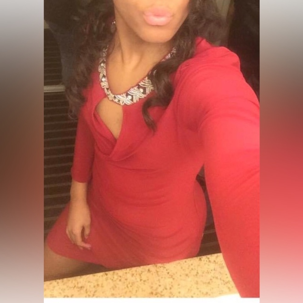 RED DRESS - Picture 5 of 5